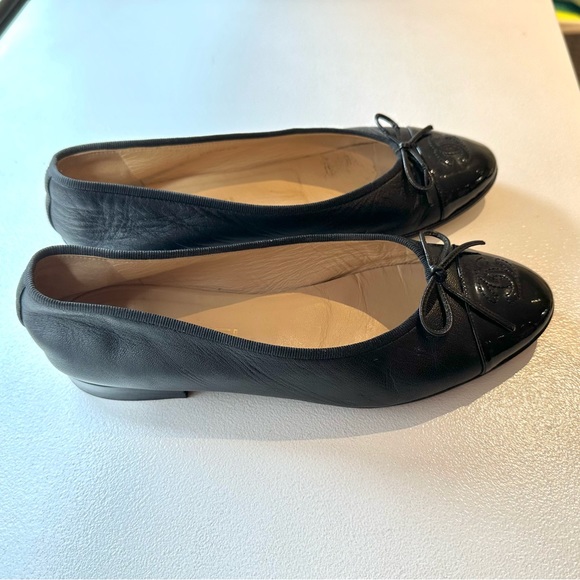Chanel Ballet Flats w patent leather toe • size 37 - Picture 9 of 14